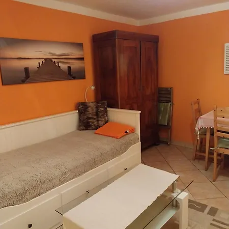 Pillango Apartement Nikla